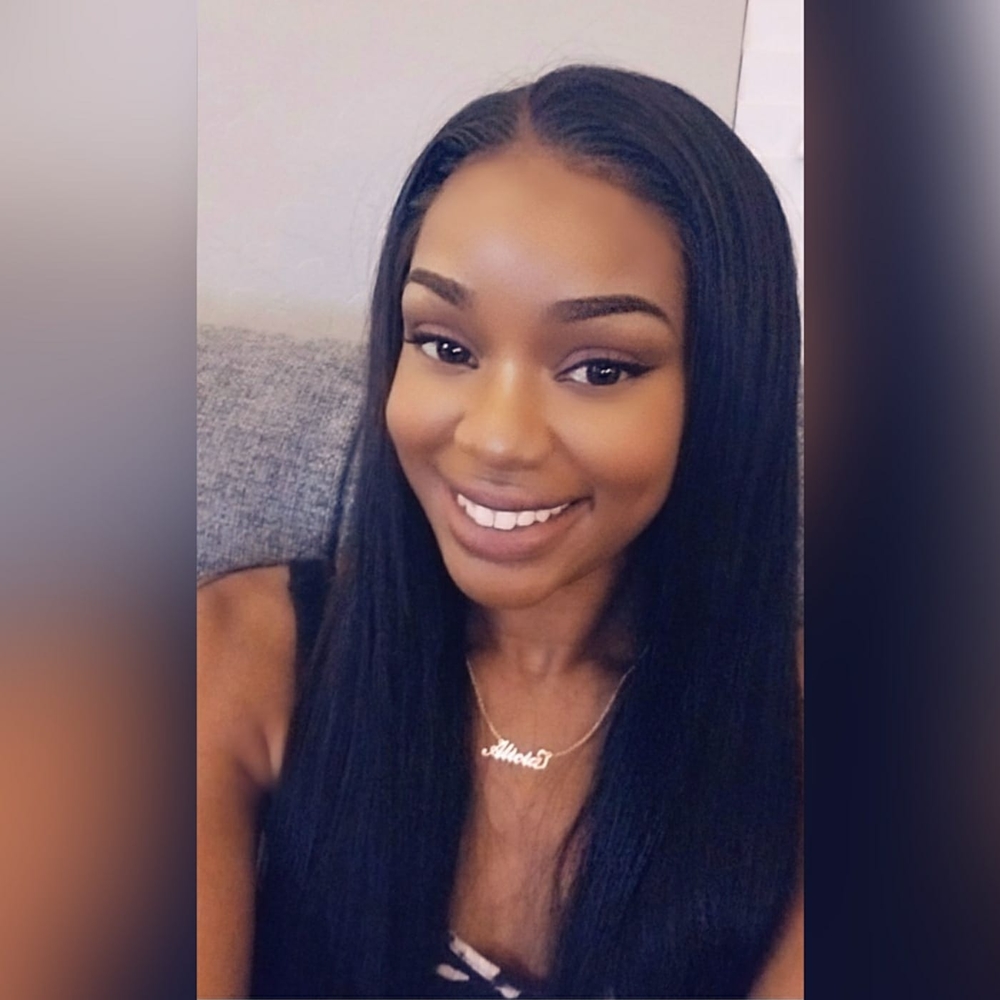 Meet your Posher, Alicia